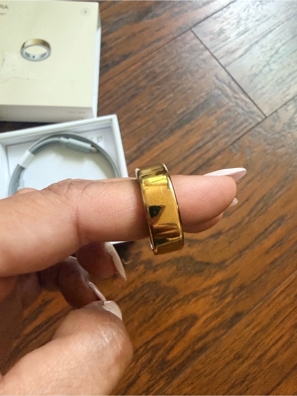 Oura Gen 4 - Sz 8 - Gold Polished Women's Band Ring